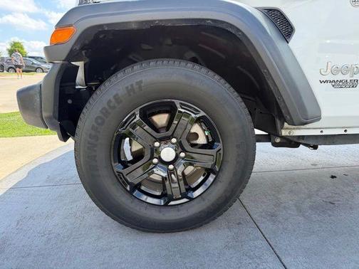 Bright White Clearcoat 2021 Jeep Wrangler Unlimited Sport