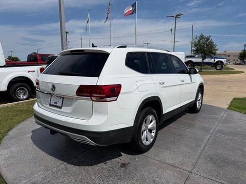 Pure White 2019 Volkswagen Atlas 3.6L SE