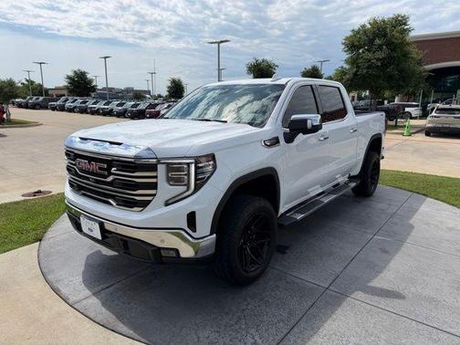Summit White 2023 GMC Sierra 1500 SLT