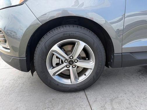 Gray Metallic 2023 Ford Edge SEL