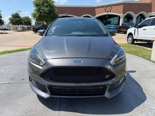 Magnetic 2016 Ford Focus ST Base