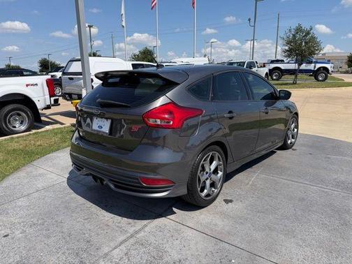 Magnetic 2016 Ford Focus ST Base