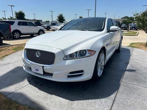 2011 Jaguar XJ Base