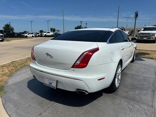 2011 Jaguar XJ Base
