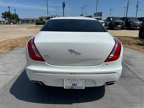 2011 Jaguar XJ Base