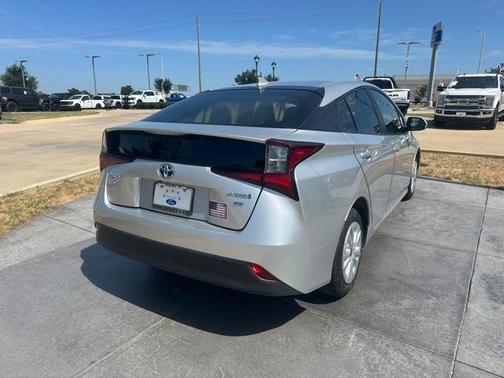 2019 Toyota Prius L