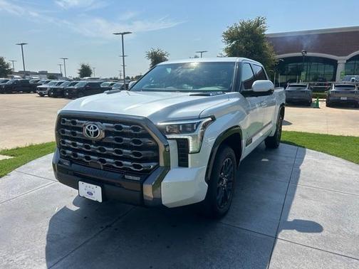 2023 Toyota Tundra Hybrid Platinum