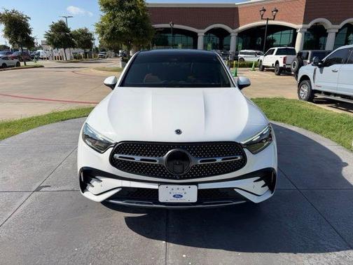 MANUFAKTUR Moonlight White Metallic 2024 Mercedes-Benz GLC 300 4MATIC Coupe
