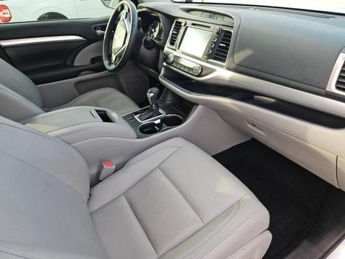 2018 Toyota Highlander 