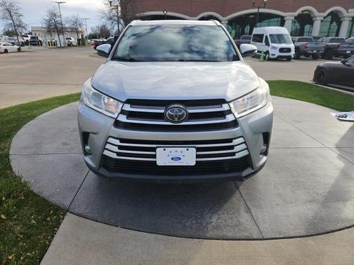 2018 Toyota Highlander 