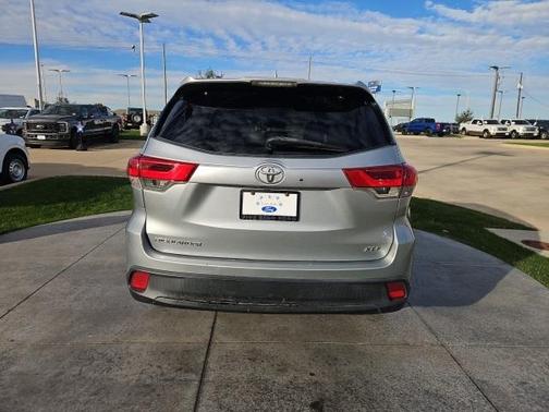 2018 Toyota Highlander 