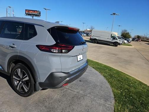 2022 Nissan Rogue SL