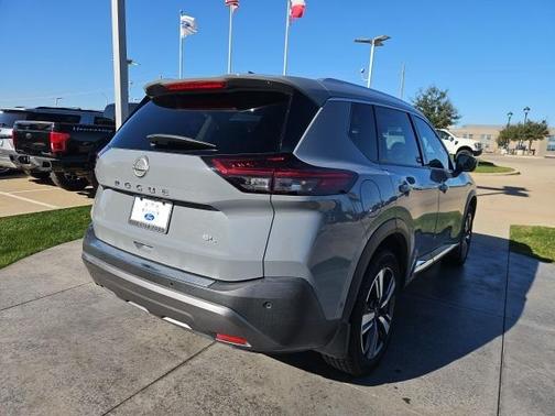 2022 Nissan Rogue SL