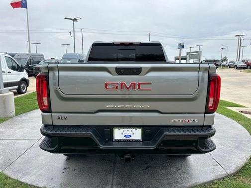 2023 GMC Sierra 1500 AT4X