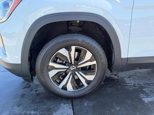 2024 Volkswagen Atlas 2.0T SE