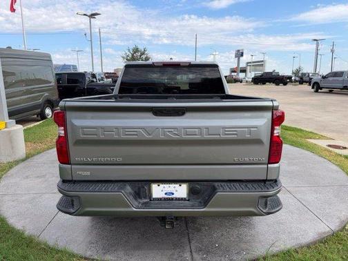 Sterling Gray Metallic 2025 Chevrolet Silverado 1500 Custom