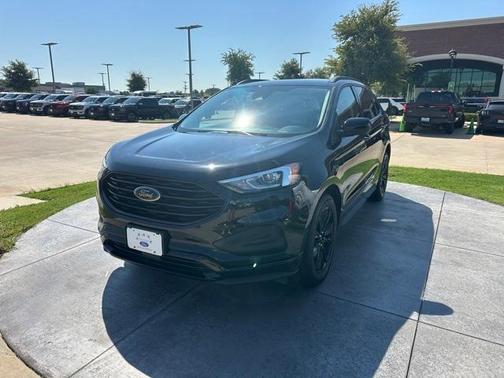 2022 Ford Edge SE