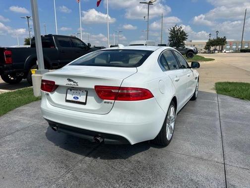 2019 Jaguar XE 25t Prestige