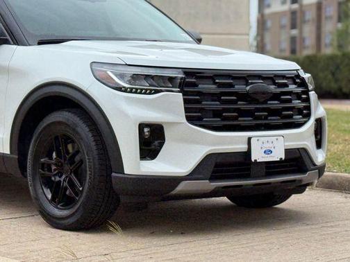 Star White 2026 Ford Explorer Active