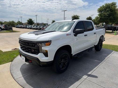 Summit White 2023 Chevrolet Silverado 1500 Custom Trail Boss