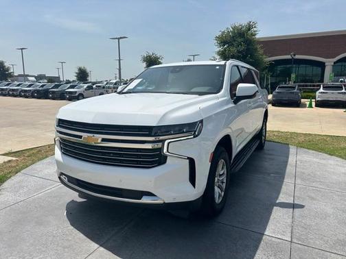 2023 Chevrolet Suburban LT