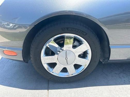2003 Ford Thunderbird 