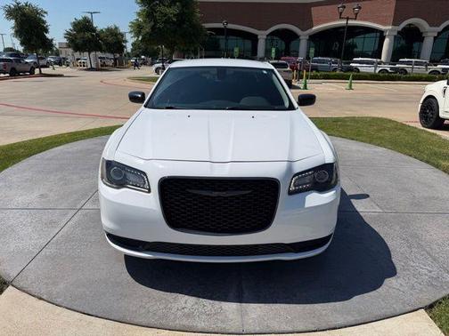 Bright White Clearcoat 2023 Chrysler 300 Touring