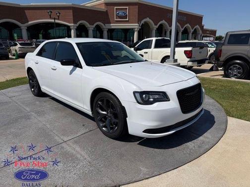 Bright White Clearcoat 2023 Chrysler 300 Touring