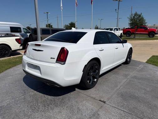 Bright White Clearcoat 2023 Chrysler 300 Touring
