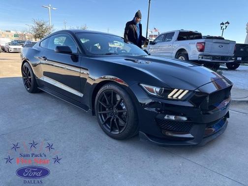 2018 Ford Shelby GT350 Base