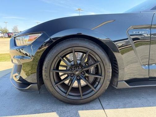 2018 Ford Shelby GT350 Base