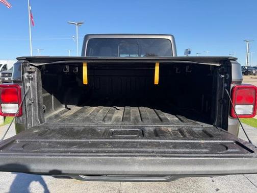 2024 Jeep Gladiator Nighthawk