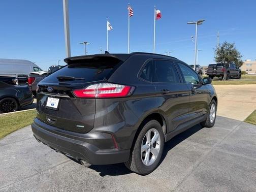 2020 Ford Edge SE