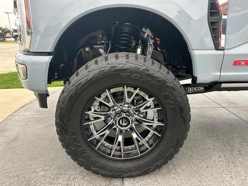 2025 Ford F-350 Platinum