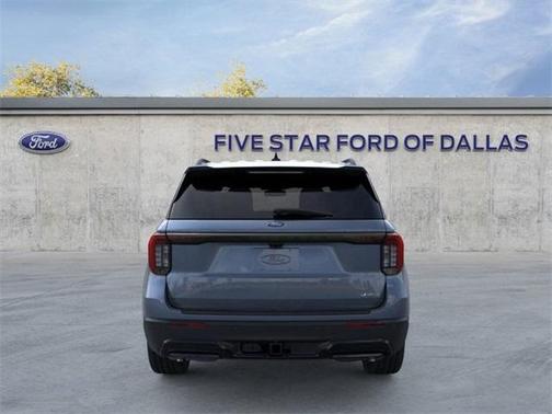 2025 Ford Explorer ST-Line