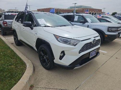 Blizzard Pearl 2019 Toyota RAV4 Hybrid XSE