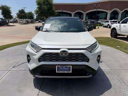 Blizzard Pearl 2019 Toyota RAV4 Hybrid XSE