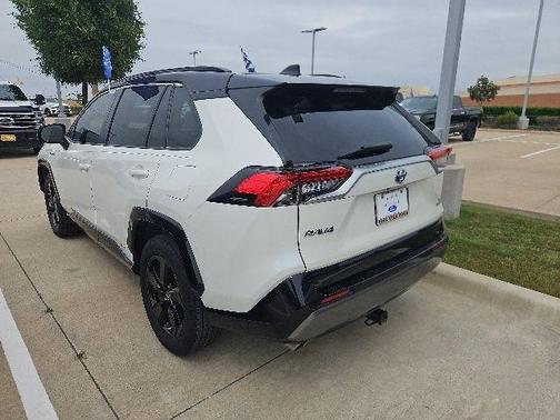 Blizzard Pearl 2019 Toyota RAV4 Hybrid XSE