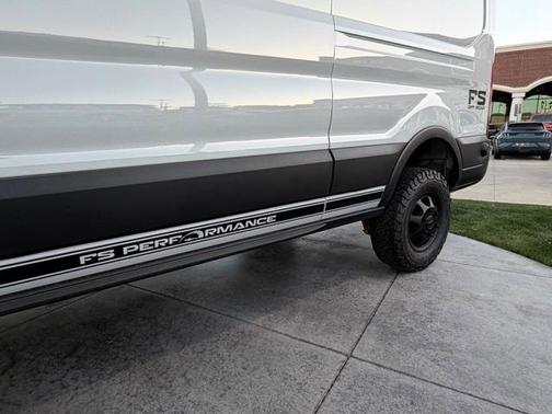 2025 Ford Transit-250 148 WB Medium Roof Cargo