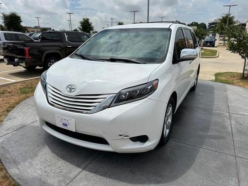 2015 Toyota Sienna LE