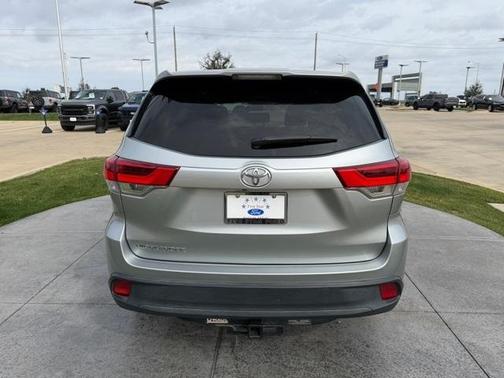 2017 Toyota Highlander LE