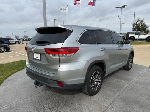 2017 Toyota Highlander LE