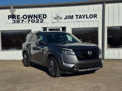 2023 Nissan Pathfinder SL FWD