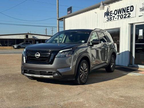 2023 Nissan Pathfinder SL FWD