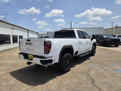 2024 GMC Sierra 2500 AT4