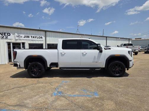 2024 GMC Sierra 2500 AT4