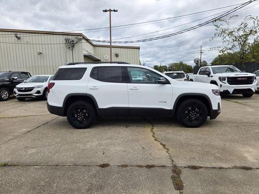 2021 GMC Acadia AWD AT4