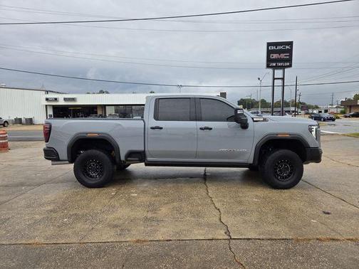 2024 GMC Sierra 2500 AT4