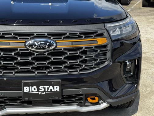 Agate Black Metallic 2026 Ford Explorer Tremor