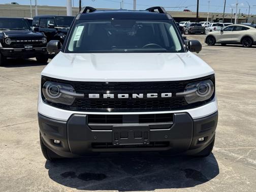 Oxford White 2026 Ford Bronco Sport Outer Banks